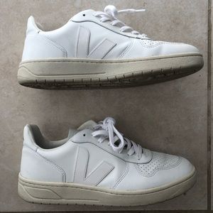Veja V-10 Leather White Size 10